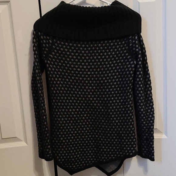 D18-express size s/p womenz sweater - Picture 3 of 3